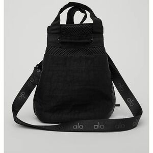Brand new Alo Yoga brand bucket bag